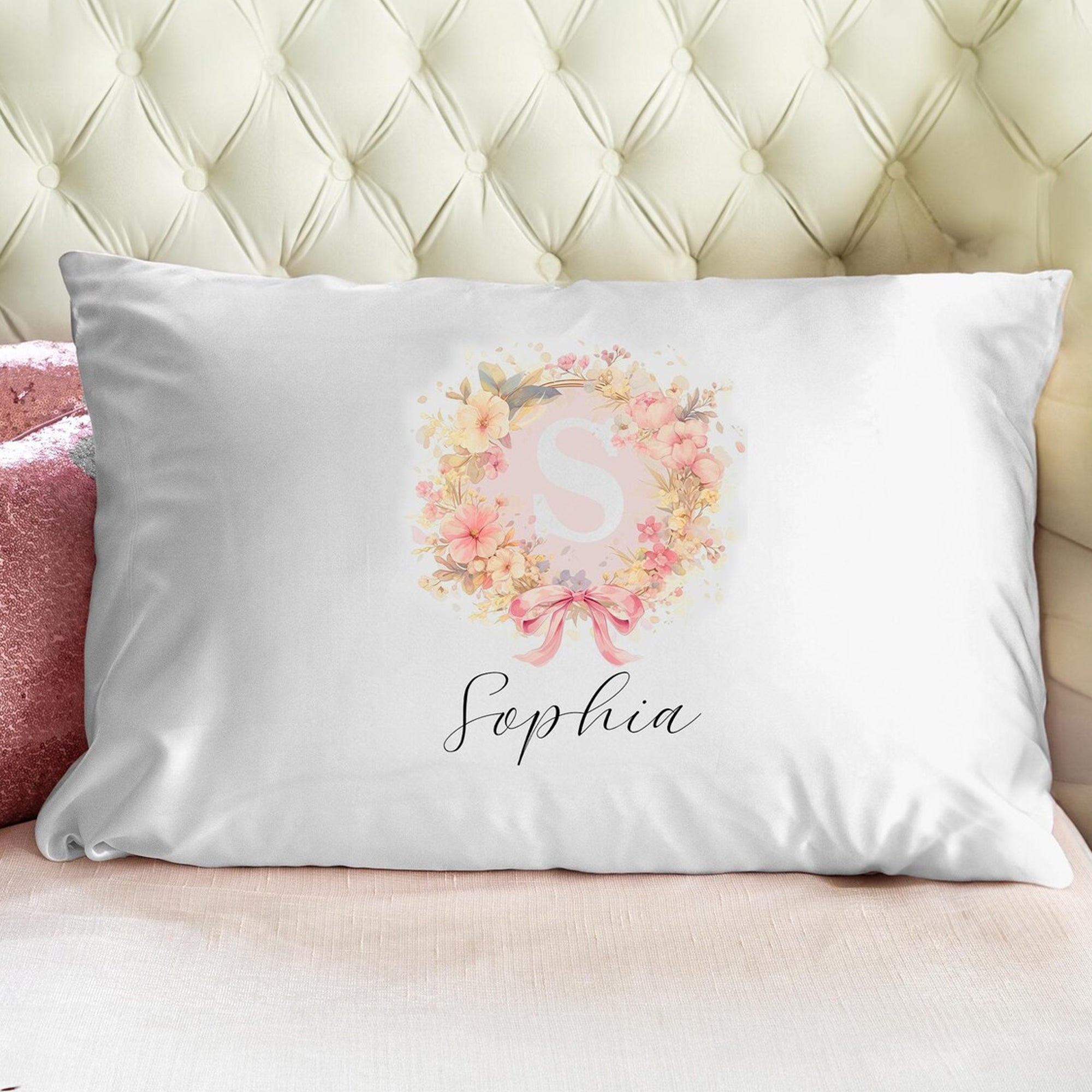 Customized satin cushion wedding favouite