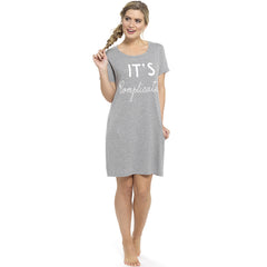 Woman wearing a gray long tshirt